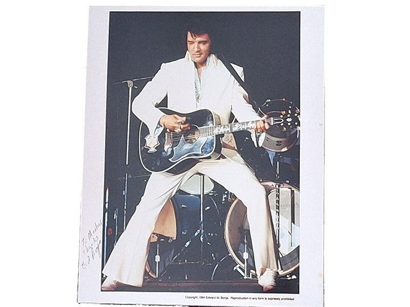 Elvis Presley - Signed Ed Bonja Photo - 20 x 25 CM